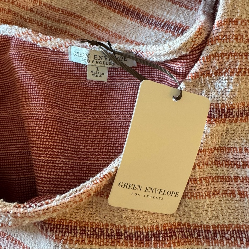 BUNDLE ME! Boucle Green Envelope short sleeve top L - Picture 8 of 10